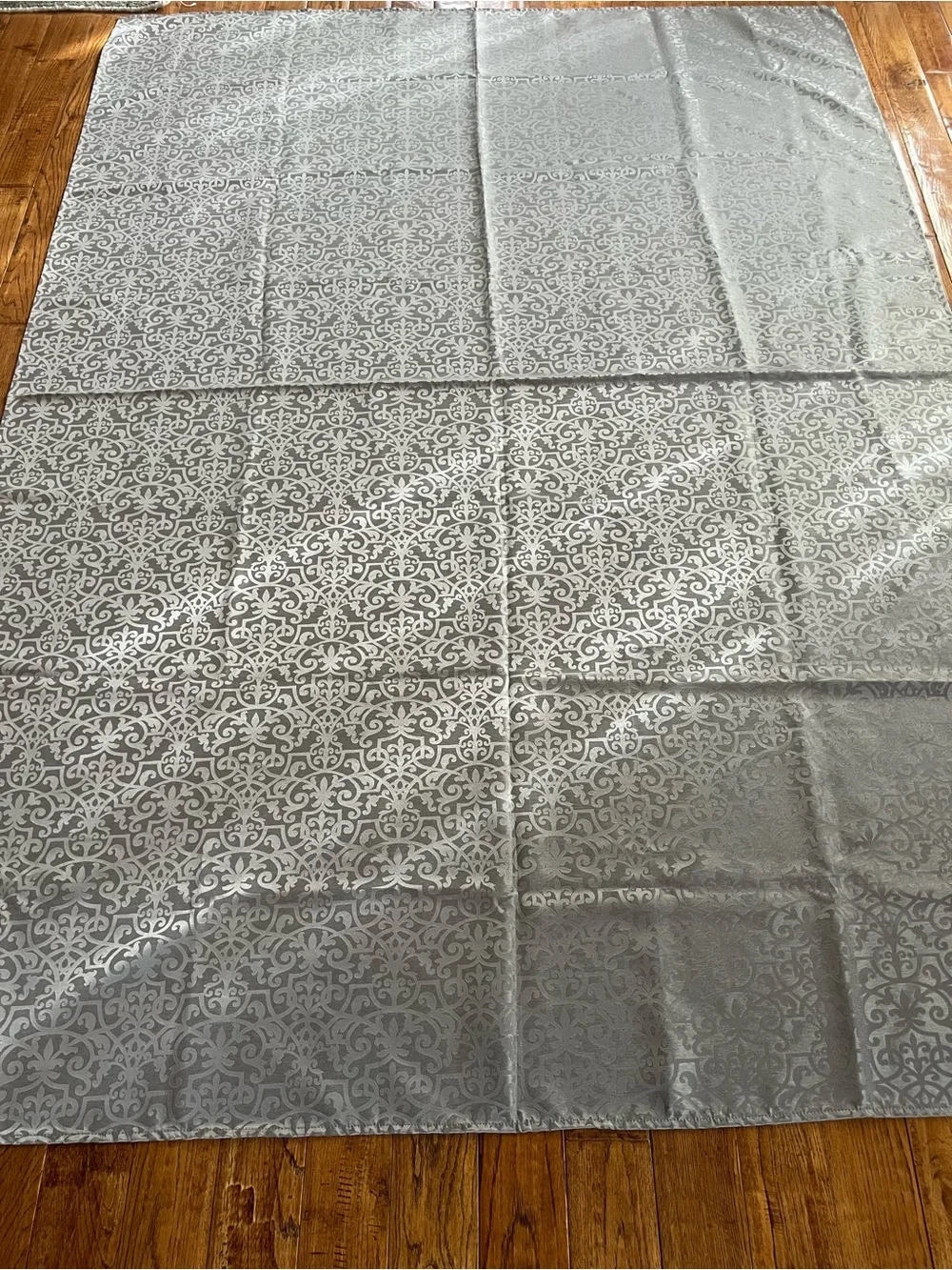Royal Velvet Tablecloth Rectangular Damask Taupe Platinum 60” x 84”